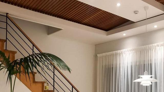 为了送的20大露台，买下顶楼复式，一番改造后过上了田园生活