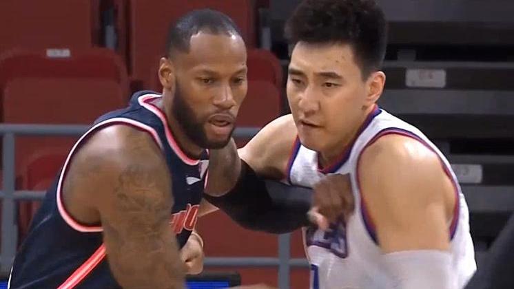 广东男篮|4打1！广东男篮半场4人上双，小坐过山车能接受，对方尖兵轰21分
