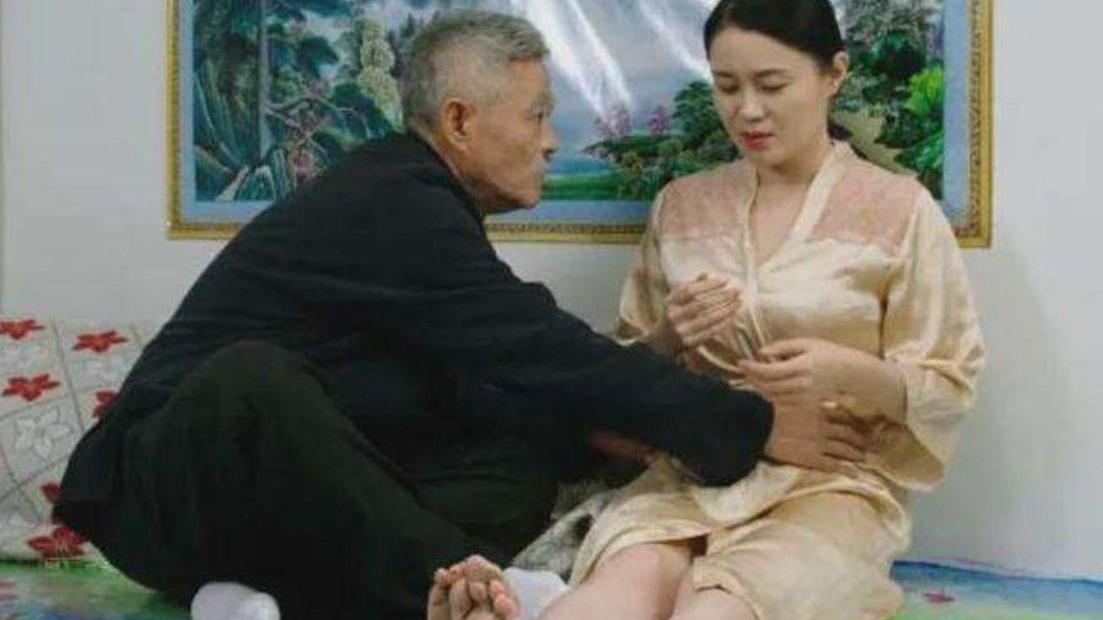 关婷娜|著名演员关婷娜：化妆师出身，和赵本山关系不菲，39岁仍单身未婚