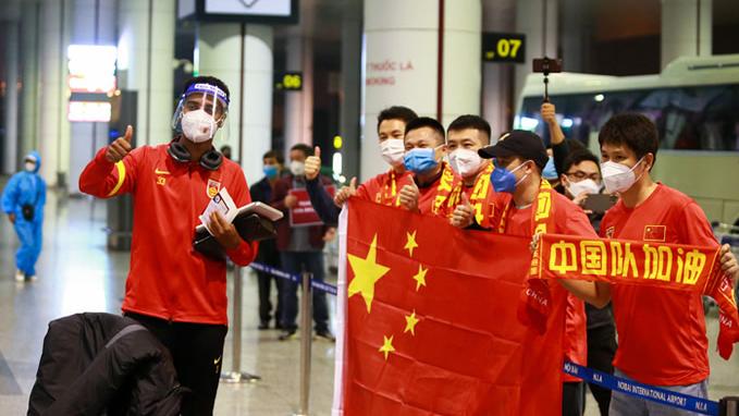 国足|什么叫亚洲一流的后勤保障？国足让越媒开眼界，大长见识