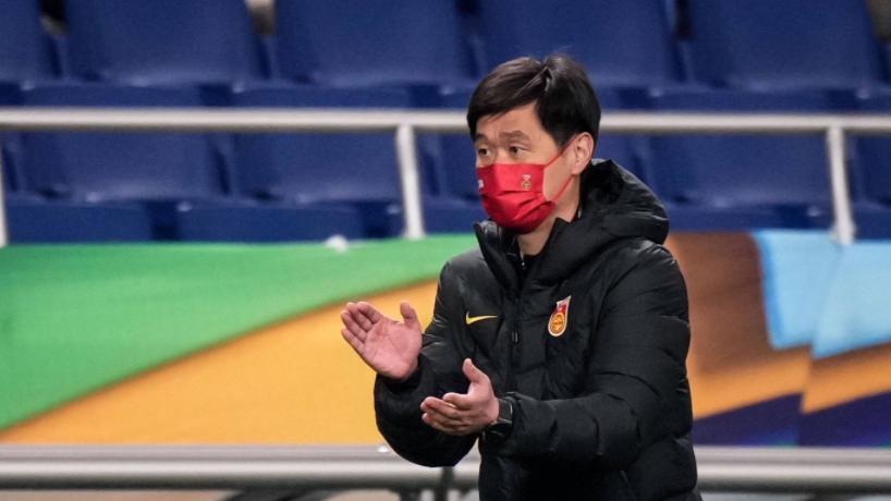 国足|国足0-2落后！国内记者：范志毅和国足都不光彩！编剧：比春节电影都刺激