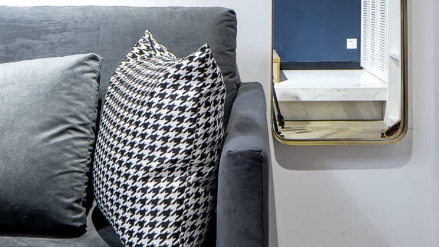 18平老房子借用公共区域，拥有超大卧室，二层还有小影院