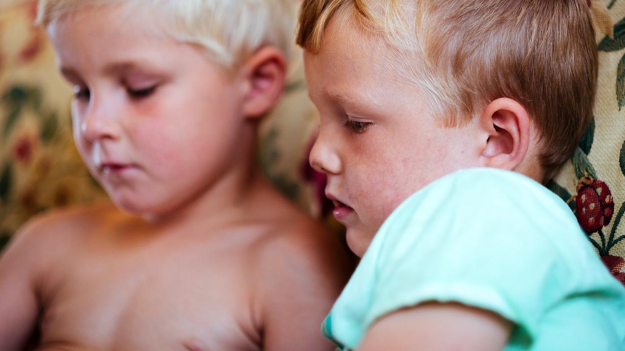 医生|很多孩子都在暑假做这个手术，但医生却说娃白挨了一刀，没必要做