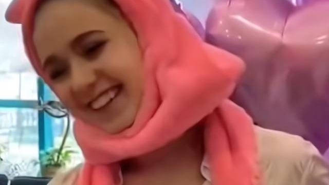 尹正|K宝吃胖了？小脸胖嘟嘟，兔耳朵帽子太可爱了，网友都被萌化了！