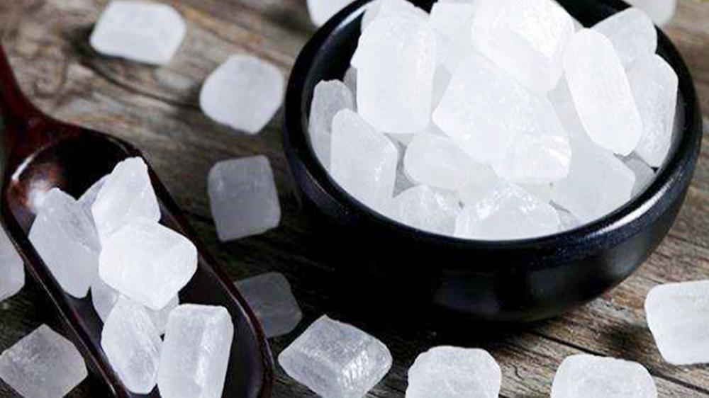 买冰糖黄色好还是白色好？糖厂老板教你辨别，看完再买不吃亏