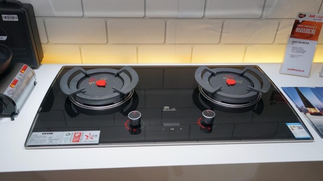 越来越多人厨房装红外线燃气灶，我家也跟风，使用2年苦不堪言