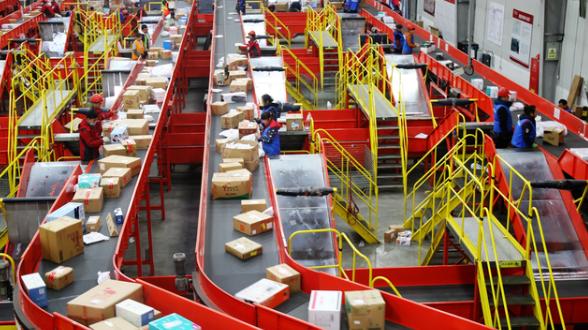 快递业|刘强东预言实现了？快递行业大变局：4家知名快递公司接连倒下