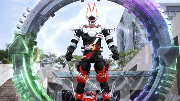 一拳超人|帝骑哥评价极狐换形态 人体不合理的变形已经是假面骑士的传统了