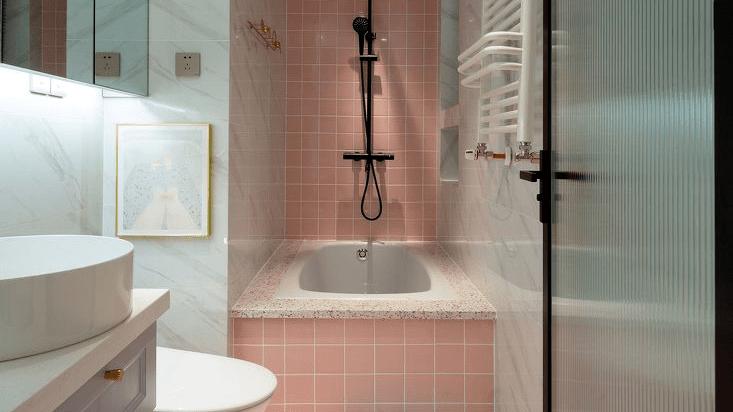 家里卫生间太小了？这样设计再小都不是问题