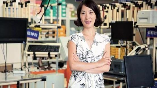 阿里巴巴|当年是阿里的前台，马云给她0.2%的股份，20年过去她怎样了？