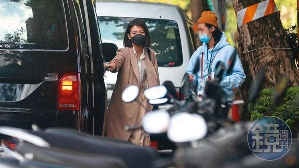 宋芸桦稳交2年男友超帅脸蛋曝光 想结婚了装修新房