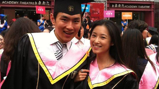 王彦霖|恭喜！王彦霖晒孩子脚丫照官宣当爸，动情感谢妻子：辛苦了老婆