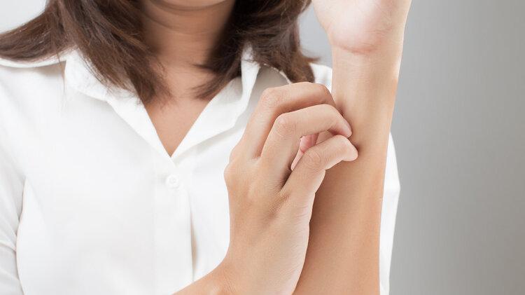 黄皮|“头孢就酒，一喝就走”是谣言？提醒：吃这4类药物，也不能喝酒