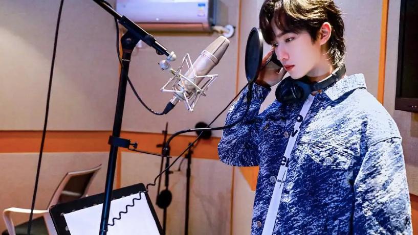 李宏毅|李宏毅片场耍大牌？对工作人员呼来喝去，把道具扔在地上让替身捡