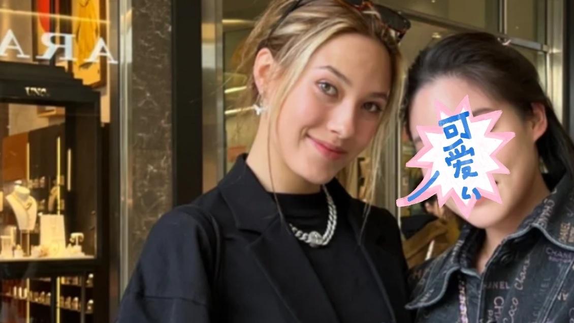 谷爱凌|谷爱凌在洛杉矶逛街，中国美女和她合影！谷爱凌今天着装换了风格