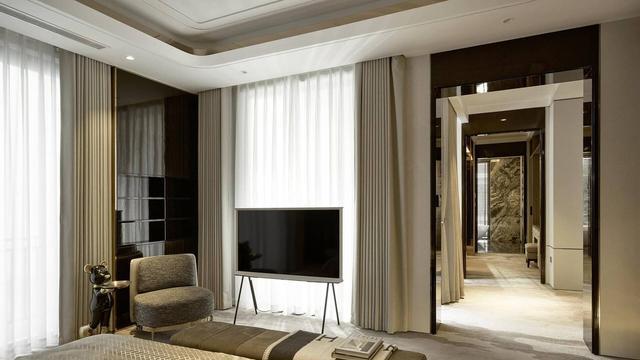 360㎡别墅，全屋铺贴大理石，地下室超大泳池，网友：像五星级酒店