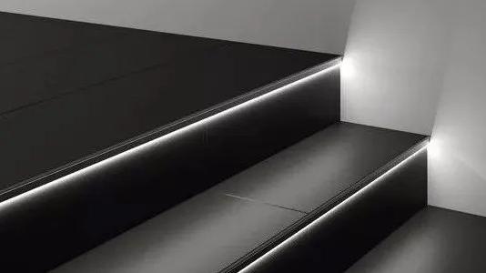 踢脚线居然可以这样设计！以后的流行趋势，这样做更高级