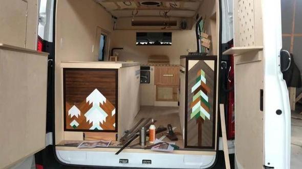 唐嫣|黄雅莉晒“行走的房子”火了：随走随停，岁月静好，网友：太爽了