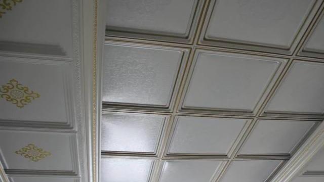 装修不知道厨房吊顶怎么选，有4点问题要弄清楚，再看看4种方案