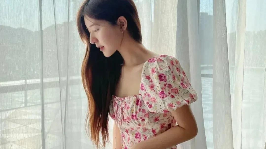 粉色 这才是30岁之后女人该有的样子，不盲目跟风大牌，也能精致护肤