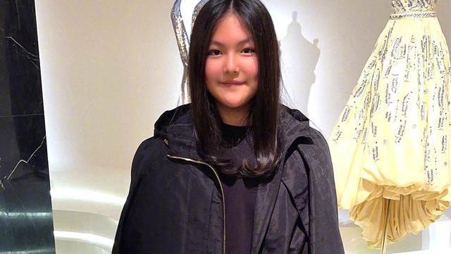 李湘|李湘母女近照曝光，12岁王诗龄气质不输老妈，与网友合影超亲切