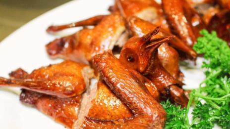 广东省|营养丰富的红烧乳鸽让人久久难忘，酥脆的外皮让人口中留有余香