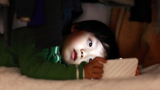 |每天躺着玩手机的人，最后发生了什么呢？3大变化或许会不请自来