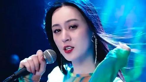 自媒体|3000W网红唐艺靠收徒赚钱，一年学费高达5W，网友：想钱想疯了？