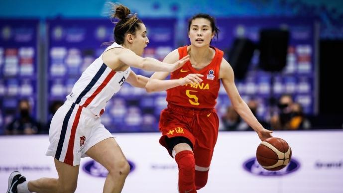 梅西|10分15助8板！中国女篮新核心后卫诞生，郑微做出正确的决定