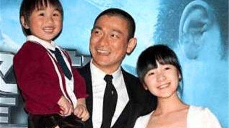 刘德华|刘德华女儿近照曝光，汇集了父母的帅气美丽，小小年纪就魅力四射