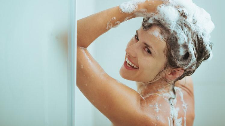 疾病|经期洗头，会伤身致癌？早上洗头好，还是晚上洗头好？