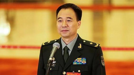 景海鹏：中国唯一一位三次登上太空的人，妻子子女如今何在？