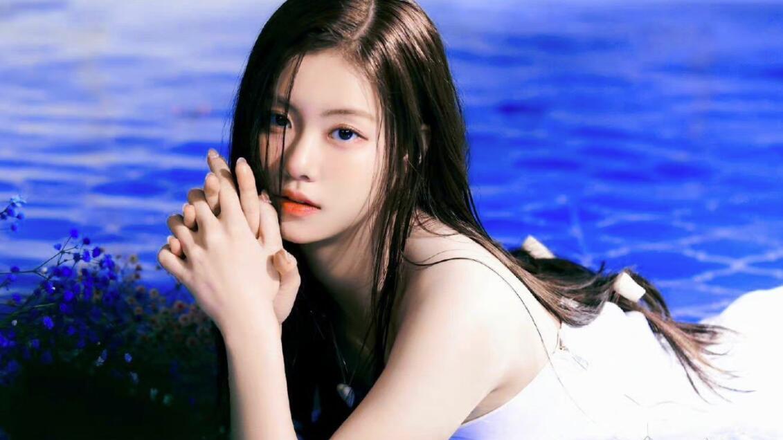 LESSERAFIM|LESSERAFIM金佳蓝近况引担忧：桌上写满脏话，被“学暴”了？