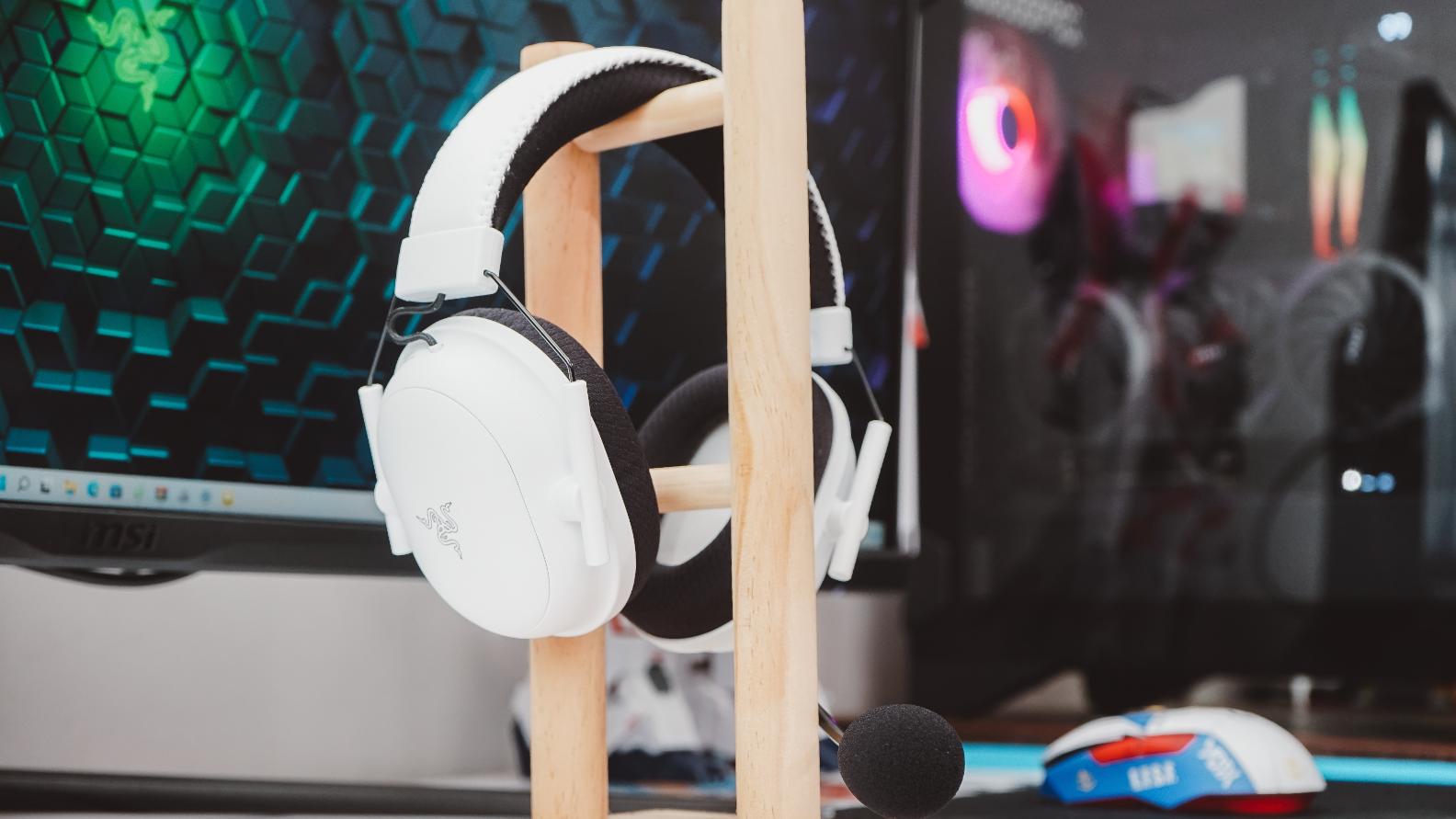 雷蛇|纯白外观还不夹头！618给入手第一弹——雷蛇旋风黑鲨V2专业版