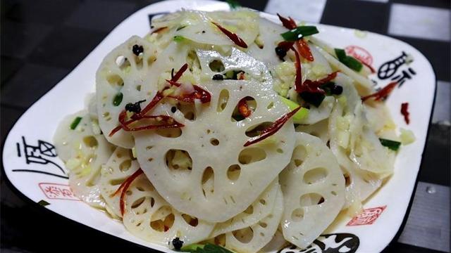 莲藕|怪不得饭店的凉拌藕片那么好吃，技巧做法都教你，清脆爽口不发黑