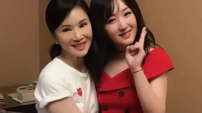 任静|51岁的杨钰莹和54岁的任静，昔日罕见同框合影