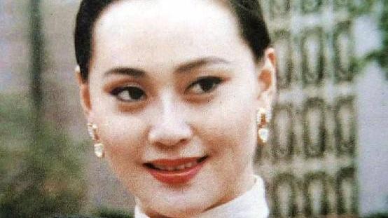 Angelababy|大宋佳女儿张楚楚：见证母亲46岁未婚生子后，34岁不敢婚恋