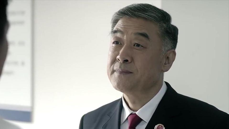 高育良|《人民的名义》高育良倒台后，谁来接任汉东省的政法委书记？