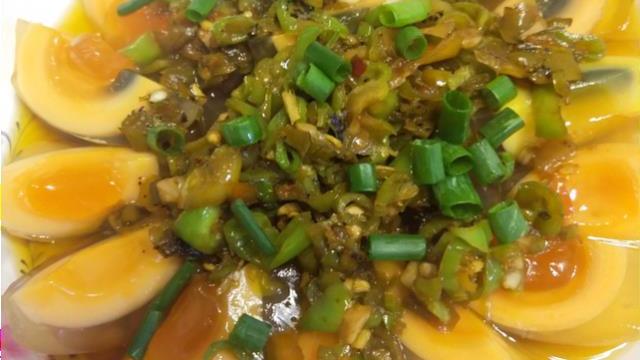 重庆|重庆一男子请网友来家里吃饭，菜端上来后，女方一口没吃就走了