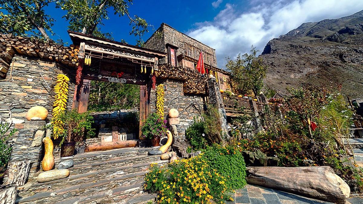 拉萨|四川有一个“神秘”的古村落，里面宛若迷宫，还有天然空调的美称