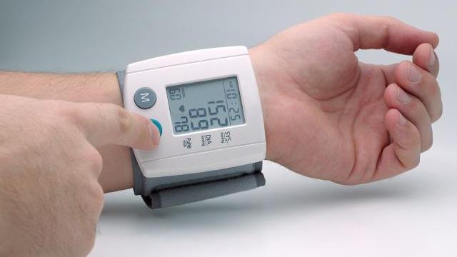 降血压|知名健康节目印证：手在“这”拍一拍，可能15分钟降血压、通血管