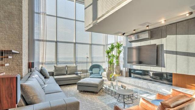 果然顶复式比一楼带院子舒适！160客厅半挑空，阳台风光无限好