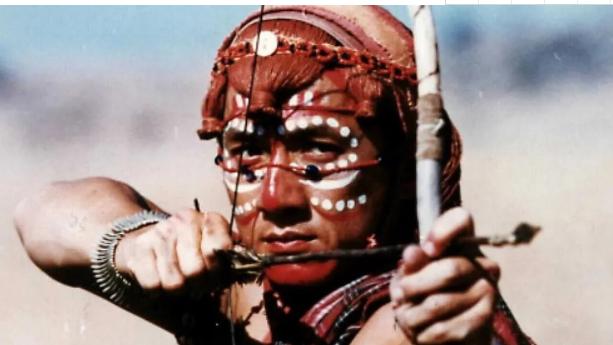 成龙|成龙真实挑战“喷气机宾尼”，结果两人真打了起来，宾尼一脚把成龙给踢飞踢晕