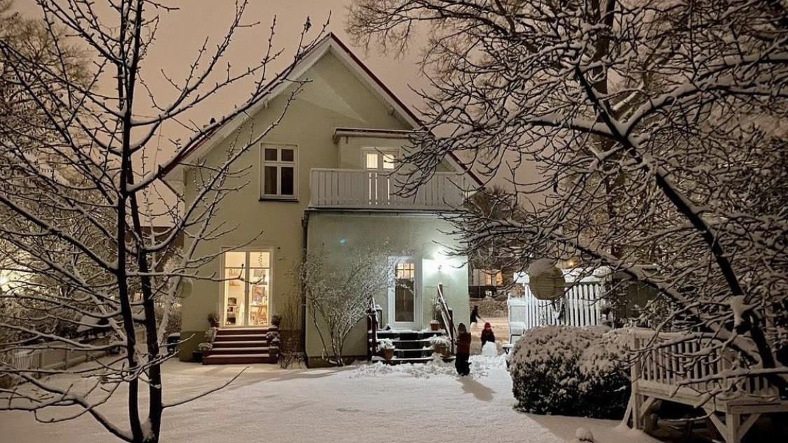 德国女主定居中国，门前庭院绿树成荫，一家三口日子过得精致有味