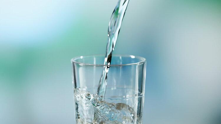 睡眠|肾病越来越多，都是自来水惹的祸？提醒：真正伤肾的是这4种行为