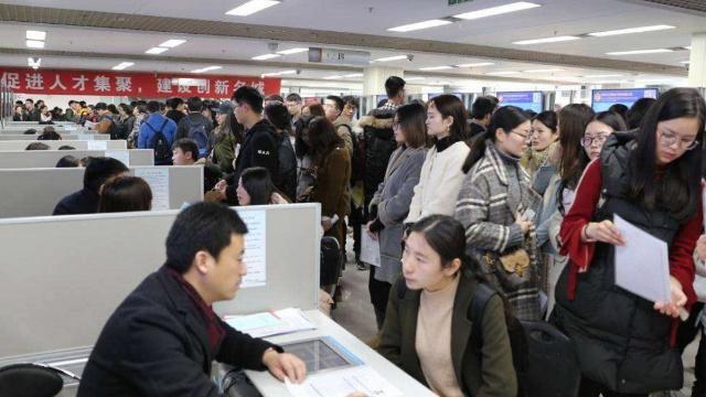 教学|“卷得我想哭”，2022或成“就业最难年”，一大学毕业生不由感慨