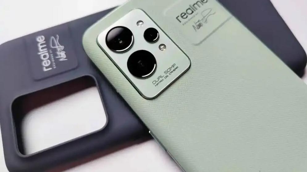 realme|不到5个月跌价800元，2K屏幕+骁龙8 Gen1，性价比排行第一