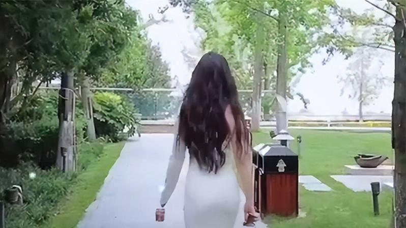 姐姐|娱乐圈最强打工人，神仙姐姐开跑车兜风，身穿包臀裙又美又酷