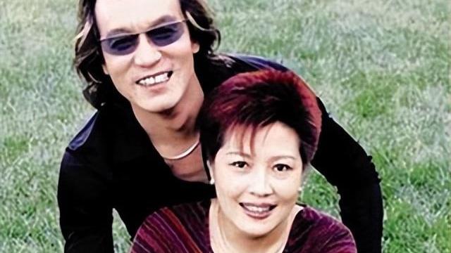 王冠|王冠：因“桃色新闻”从央视销声匿迹，辞退事件背后究竟有何隐情