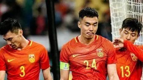 中国足协|下午15点！足协最新计划引爆争议，中国球迷吐槽：真是个笑话